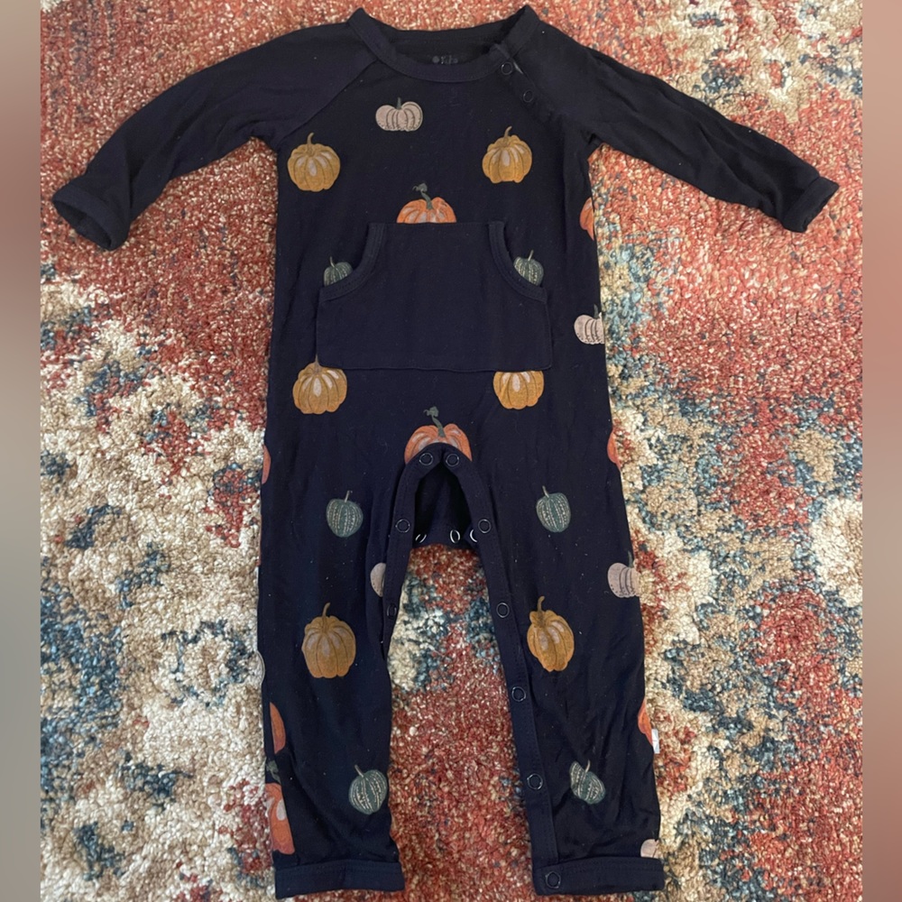 Kyte Baby long all in Midnight Pumpkins 🎃